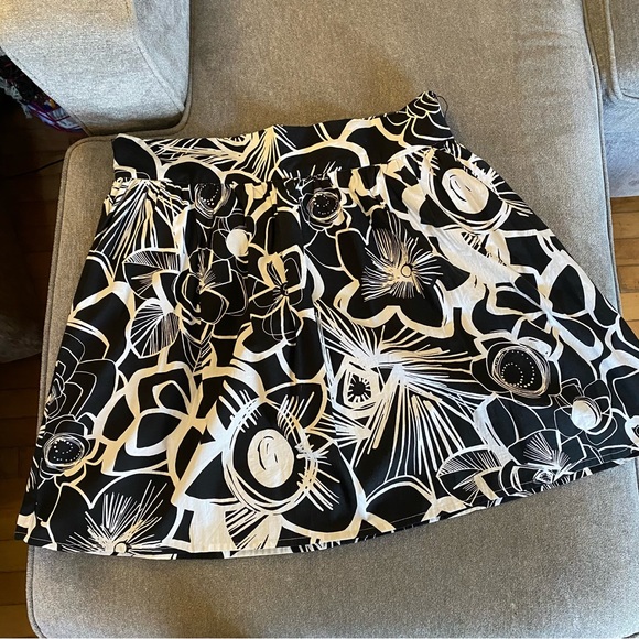 Le Chateau black and white print skirt - Picture 1 of 5